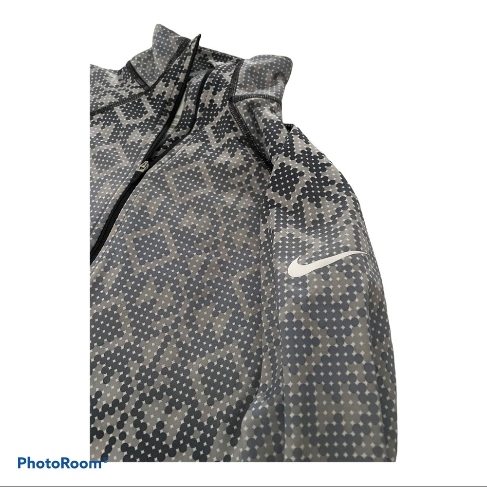Nike fitted pullover - Picture 3 of 9